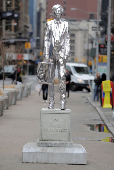 Andy+Warhol+Statue+New+York+City+zvX61xI74TVl